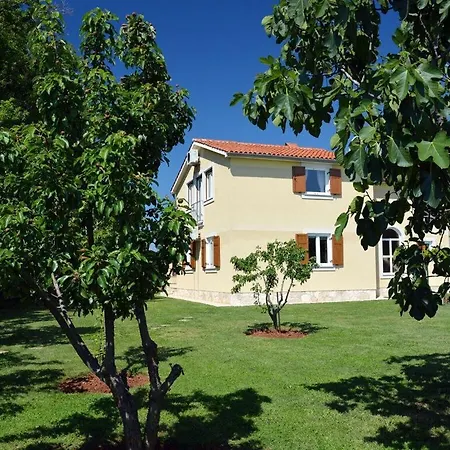 Gardena Mit Privatem Pool 4* Valtura